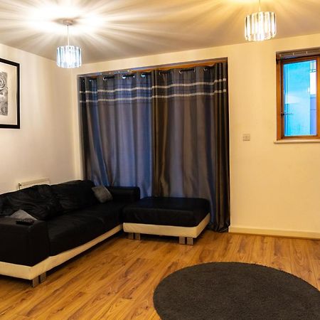 Lovely 1-Bed Apartment In Hackney Лондон Экстерьер фото